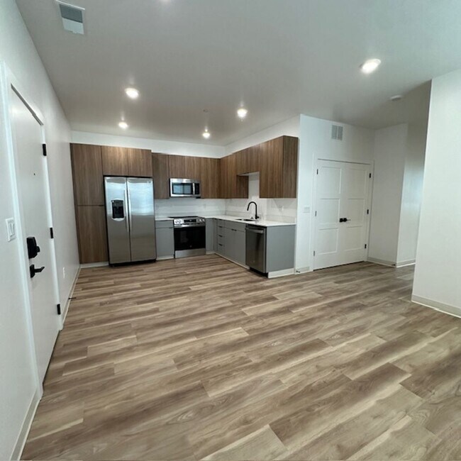 Foto del edificio - New 2 Bedroom 2 bathroom Teton Peak Flats Unit E 101 With Additional Storage Closet