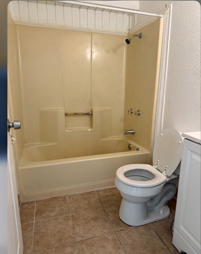 Foto del edificio - 370 E Bowie Ave