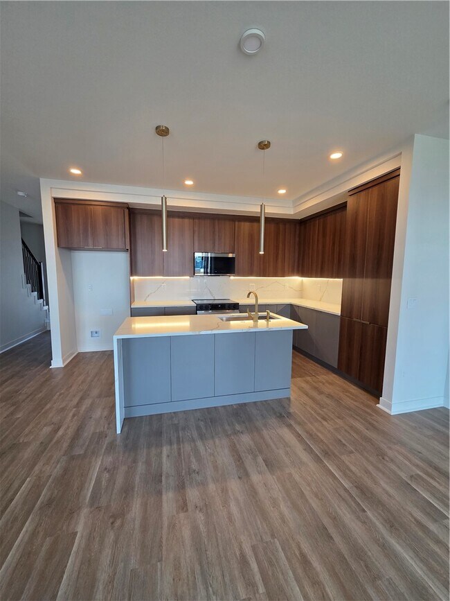 Foto del edificio - 1120 Emilia Ave