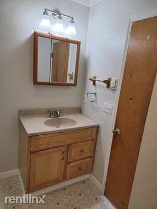 Building Photo - 3 br, 1 bath House - 103 W Milby St