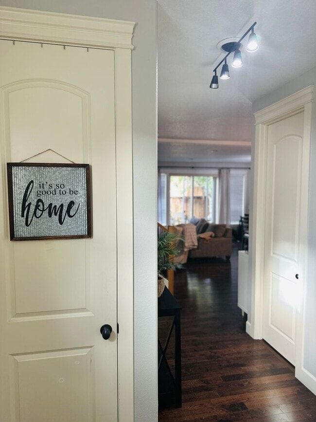 Foto del edificio - Charming Home in Great Location