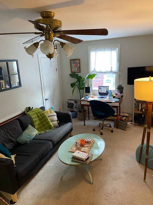 Living room - 37 English St