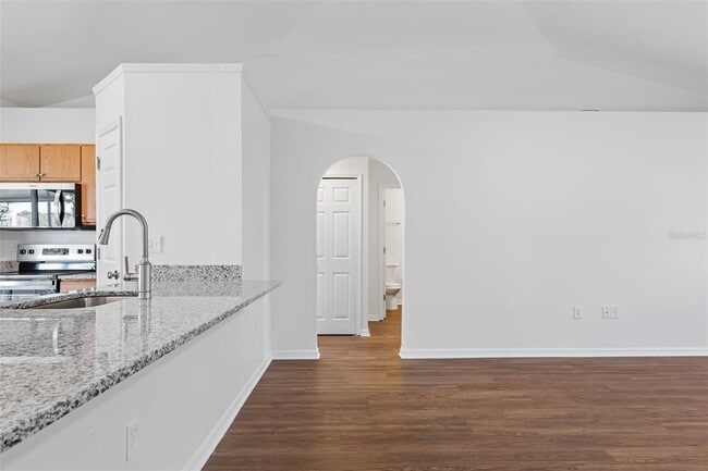 Foto del edificio - 257 Mcclain Dr