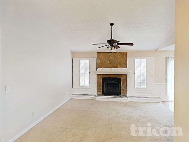 Building Photo - 2845 Spring Green Way