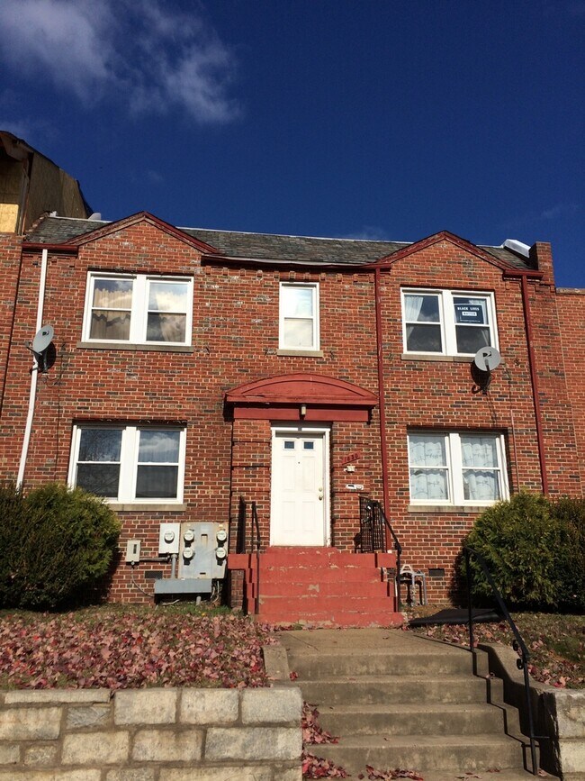 Building Photo - 1830 Independence Ave SE