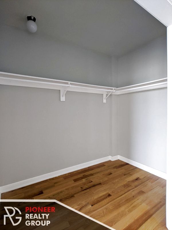 Foto del edificio - 739 W Belmont Ave