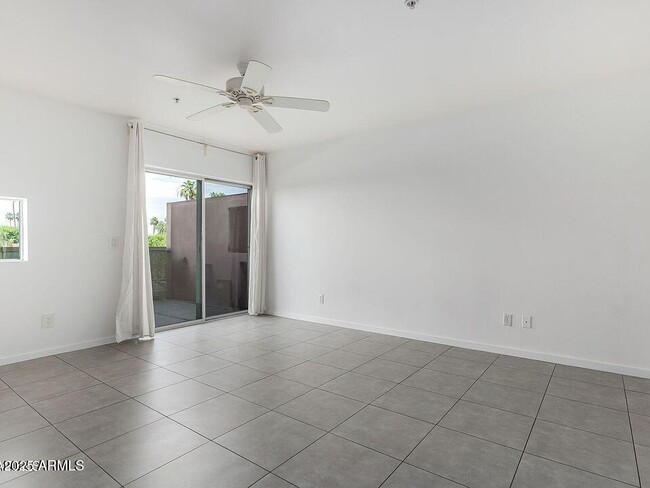 Building Photo - 1111 W University Dr