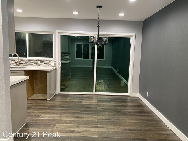 Foto del edificio - 3 br, 2 bath House - 19720 Lusk Ave