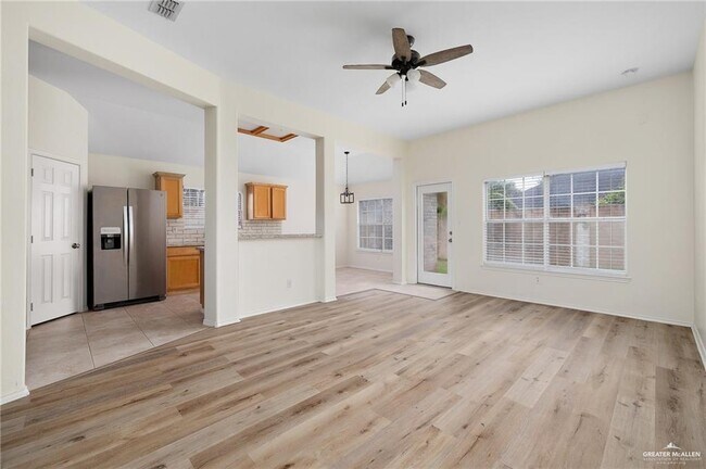 Foto del edificio - 8 Santa Idalia Cir