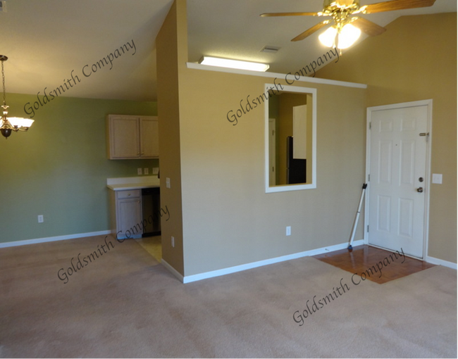 Building Photo - 305 Pelham Square Way