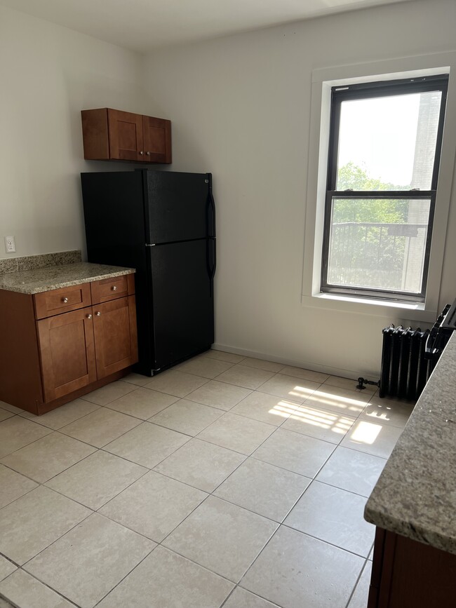 Building Photo - 53 Union Ave