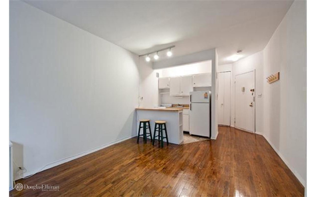 Primary Photo - 160 E 91st St