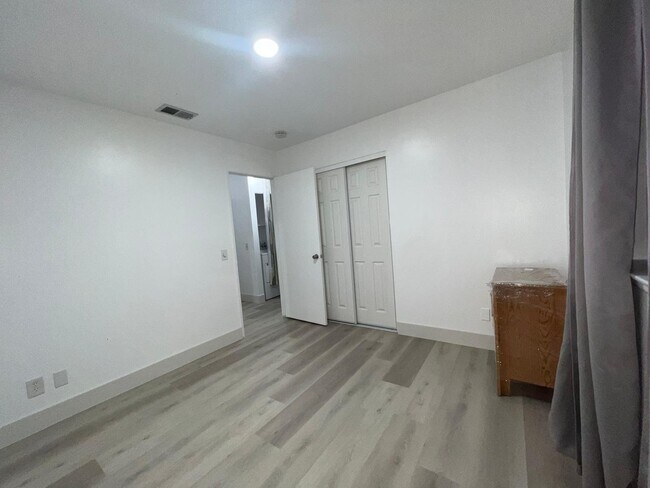 Foto del edificio - 9732 Pettswood Dr