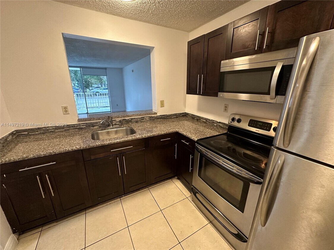 Primary Photo - 482 NW 165th St