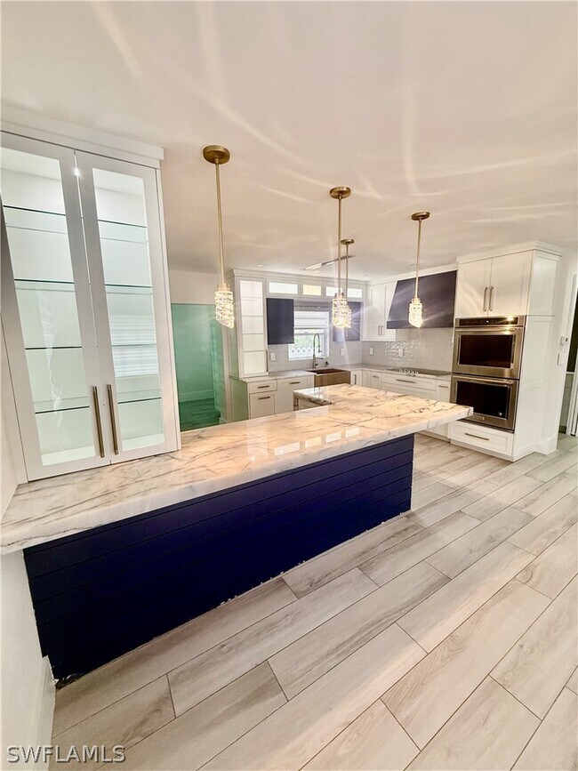 Foto del edificio - 733 Pine Cone Ln