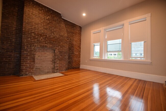 Foto del edificio - 1736 Beacon St