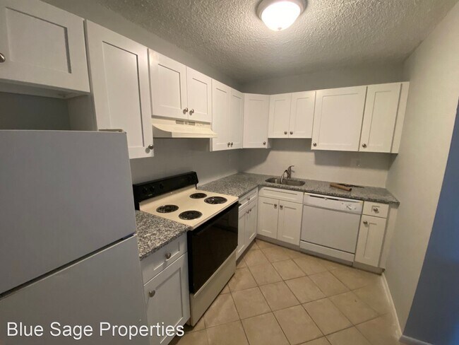 Foto del edificio - 2 br, 1 bath House - 722A Putnam Blvd, 12A