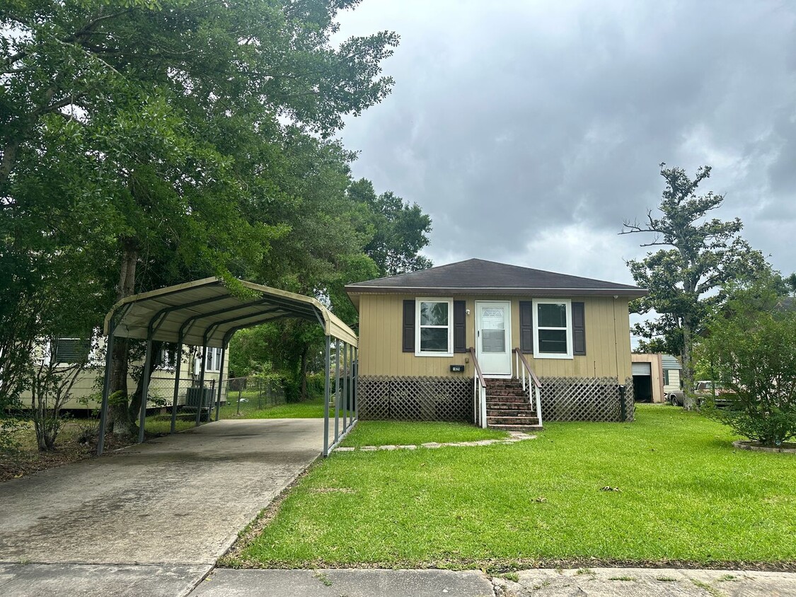 Foto principal - Cozy 3-Bedroom Home with Great Amenities!