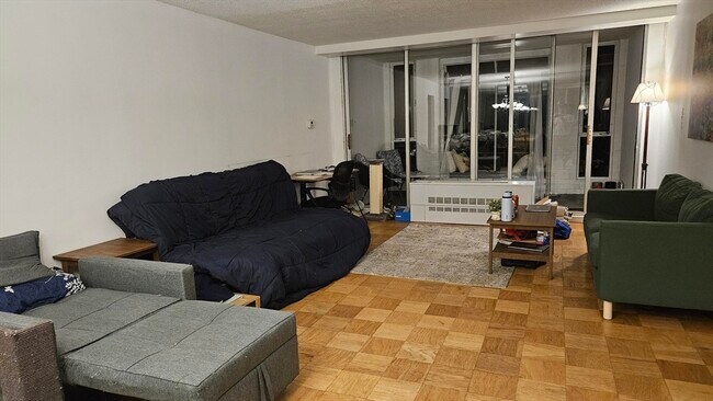 Foto del edificio - 99 Pond Ave