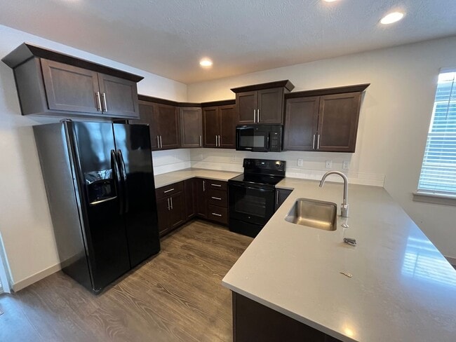 Building Photo - Newer 3 Bed/2 Bath Construction on Bend's Eastside - Cessna Drive