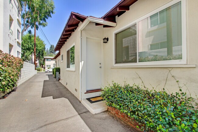 Building Photo - 14338 Albers St