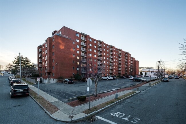 Building Photo - 8 9th St