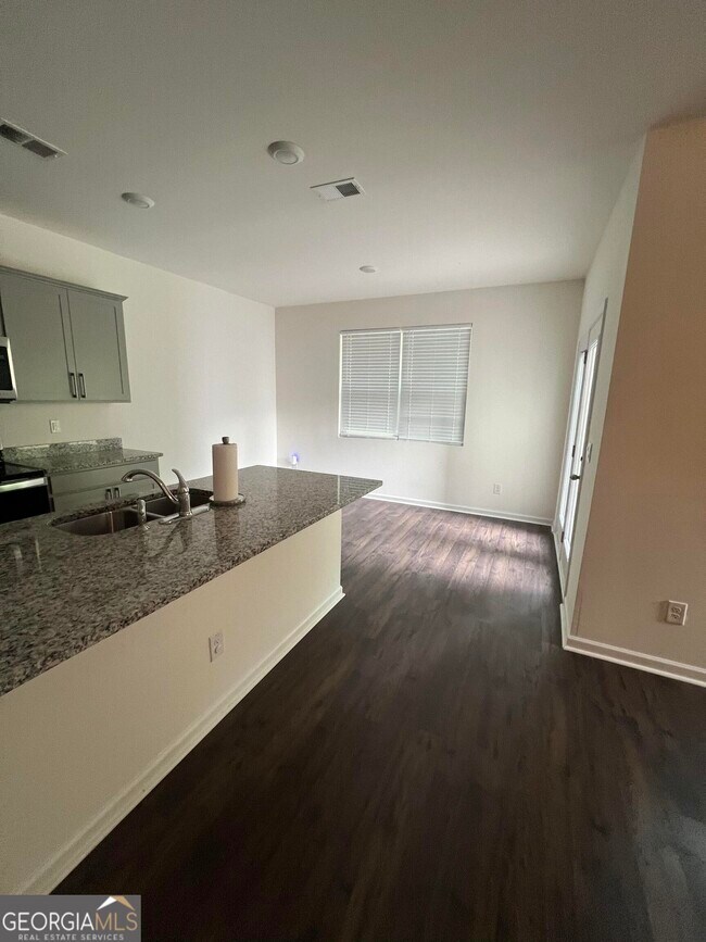 Foto del edificio - 1075 Rigby Ct SE