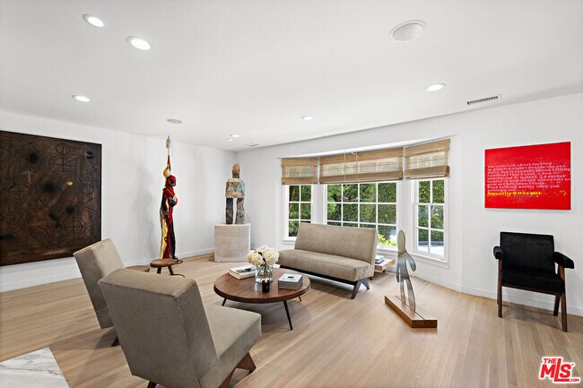 Building Photo - 1496 N Doheny Dr
