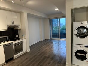 Building Photo - 9 Tecumseth St