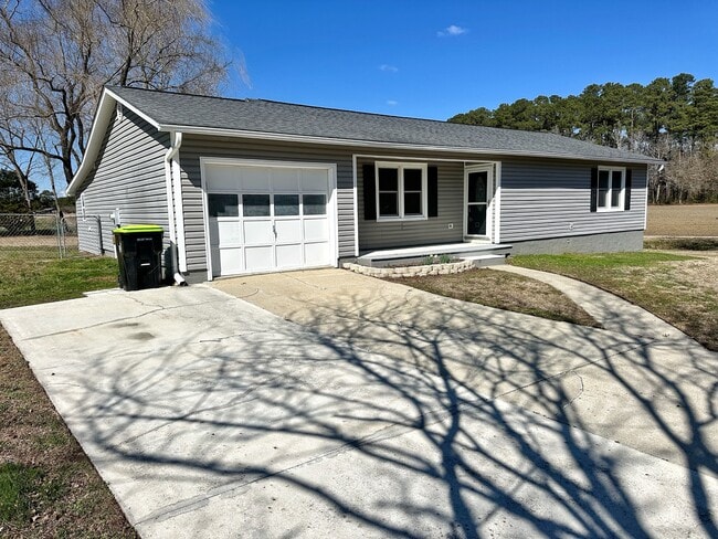 Building Photo - 115 Fieldcrest Dr