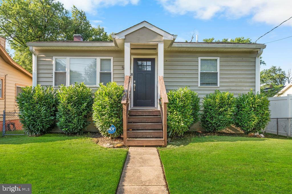Foto principal - 5803 Ravenswood Rd