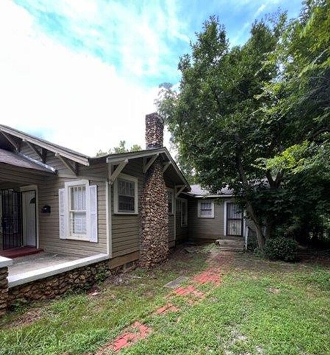 Building Photo - BELOW MARKET RENT!