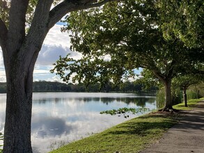 Building Photo - 120 Royal Pk Dr