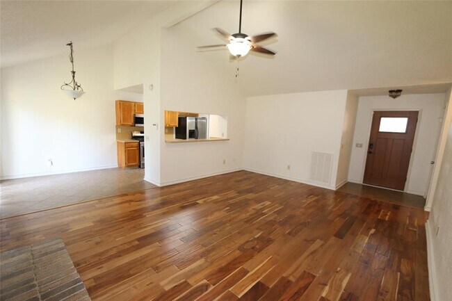 Foto del edificio - 3407 E Heatherock Cir
