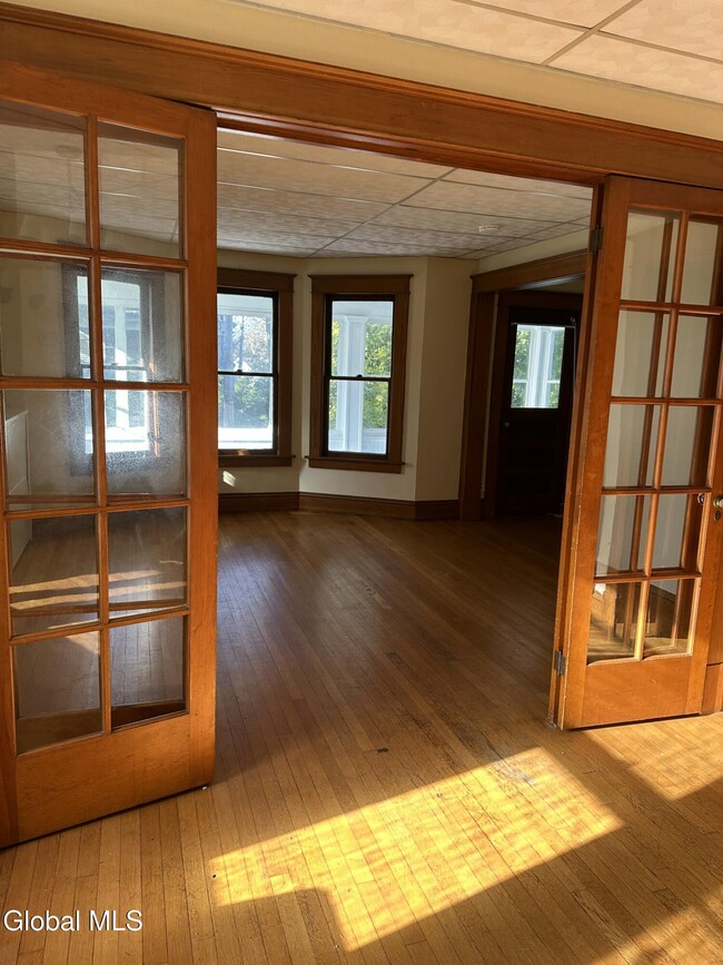 Foto del edificio - 65 Ten Eyck Ave