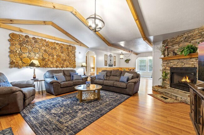 Foto del edificio - 3230 Cove Creek Way