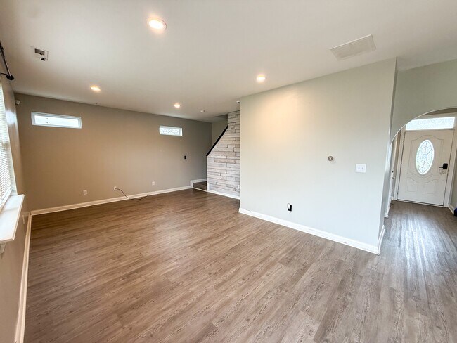 Foto del edificio - 8836 Kipling Dr