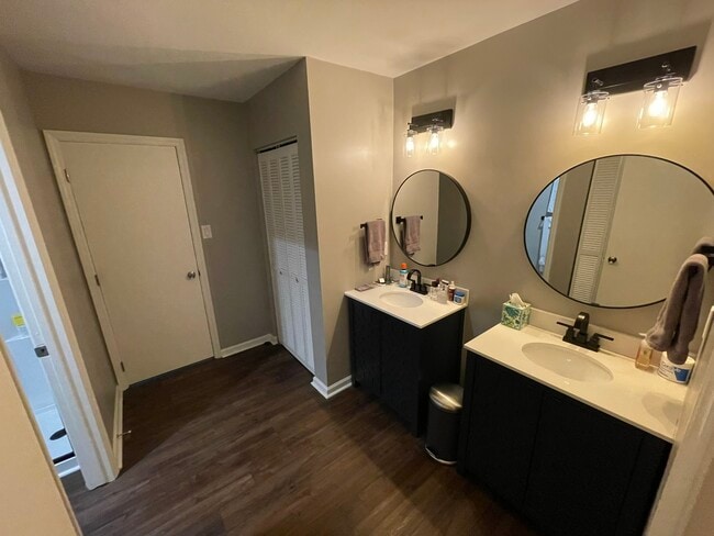 Foto del edificio - 5783 Forest Lawn Ct