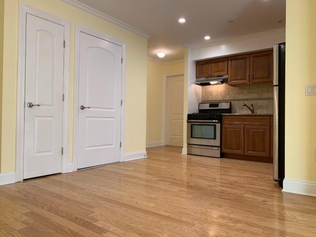 Foto del edificio - 2 bedroom in Queens NY 11415