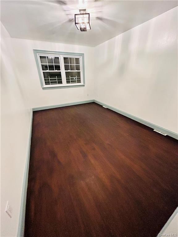 Foto del edificio - 419 Castle Hill Ave