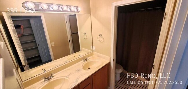 Foto del edificio - 6545 Geranium Way
