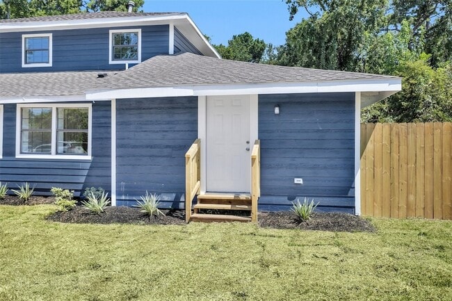 Photo - 16016 Green Manor Dr Apartment