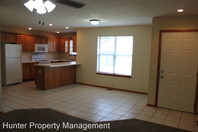 Foto del edificio - 114-224 W Deerfield Dr