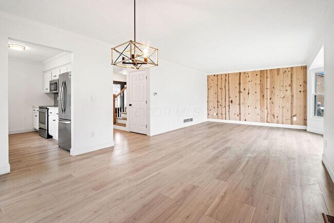 Foto del edificio - 39 Groton Dr