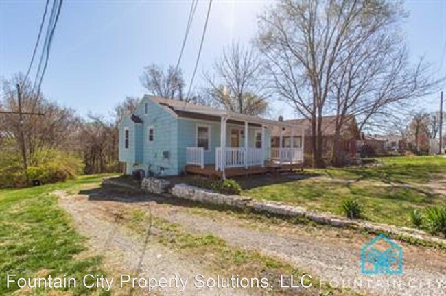 Building Photo - 3 br, 1 bath House - 4327 North Spruce Avenue