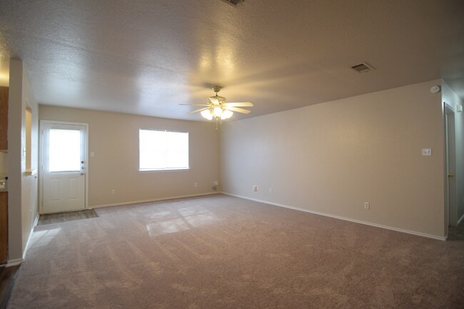 Foto del edificio - 3706 Palmtree Ln