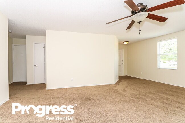 Building Photo - 16528 Woodside Dr