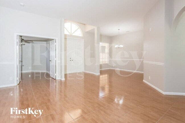 Foto del edificio - 562 SW Dairy Rd