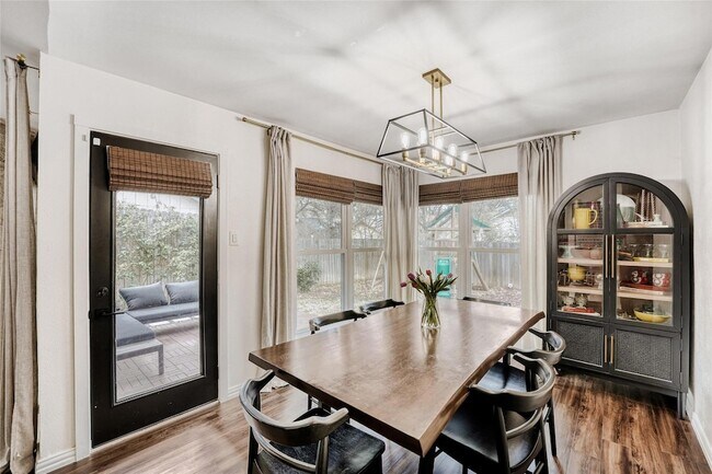 Foto del edificio - 916 Great Britain Blvd