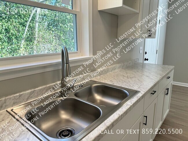 Foto del edificio - 109 Doty Hts